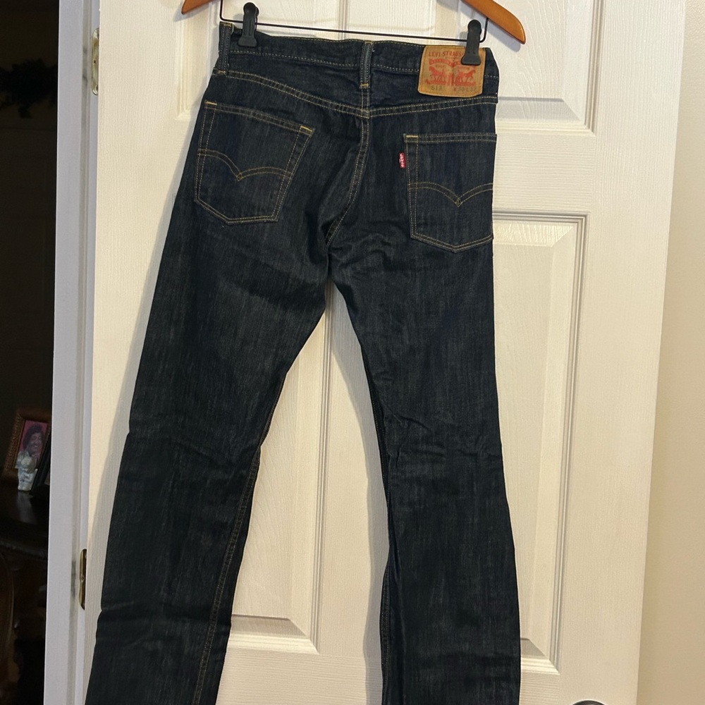 Men's Dark Blue Levi’s 513 Jeans - Picture 2 of 3